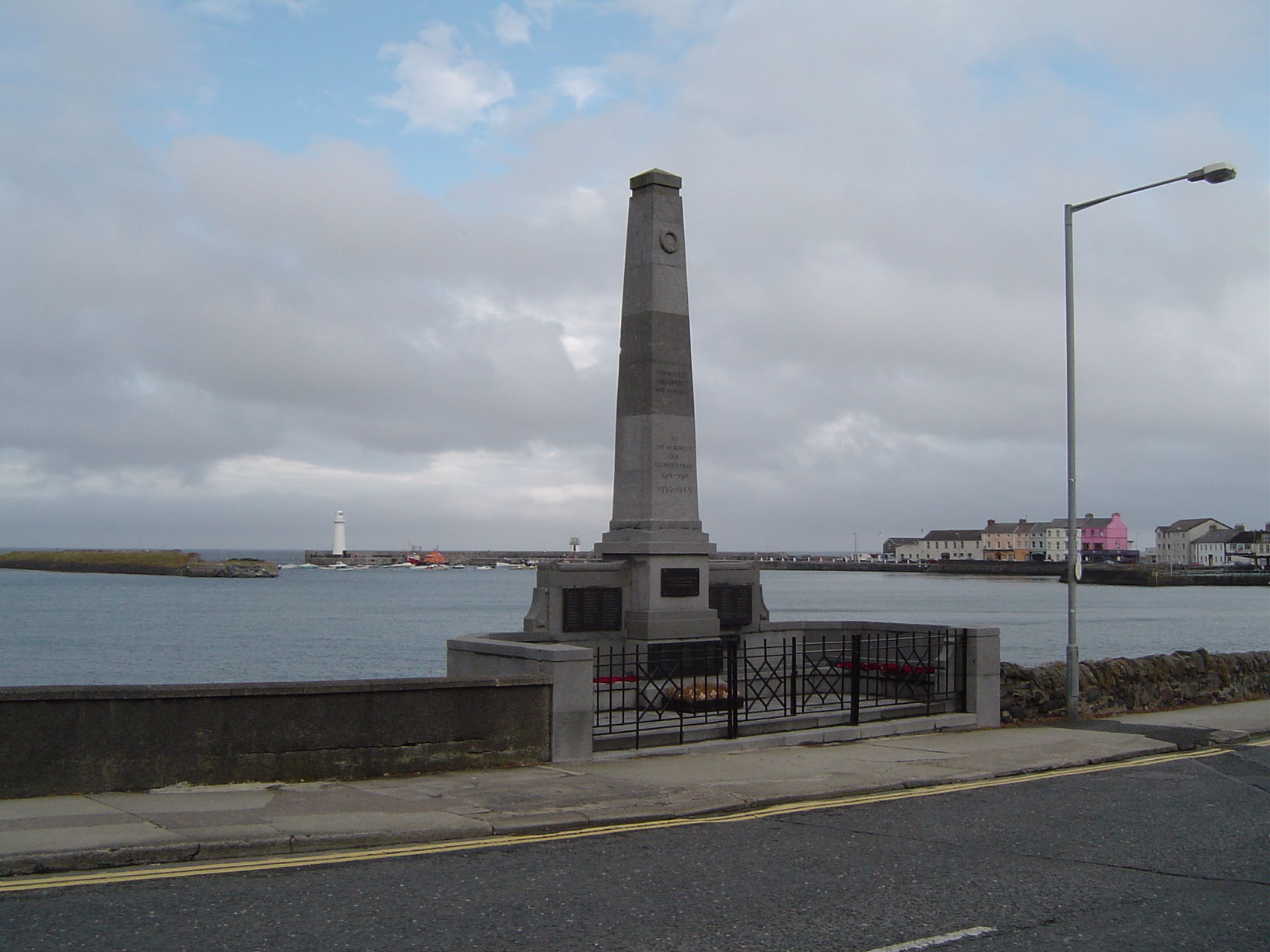DONAGHADEE, Co. Down. War Memorials in the north of Ireland